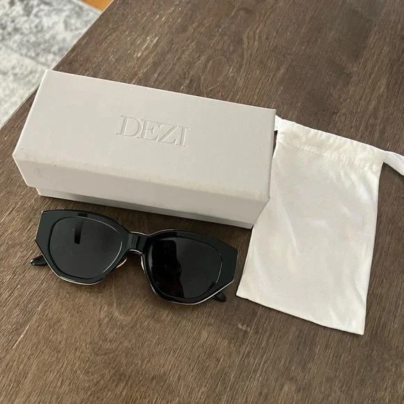 DEZI | Accessories | Dezi Sunglasses Style Charge It In  display picture 2